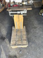 Balance industrielle ancienne en bois et métal état usagé