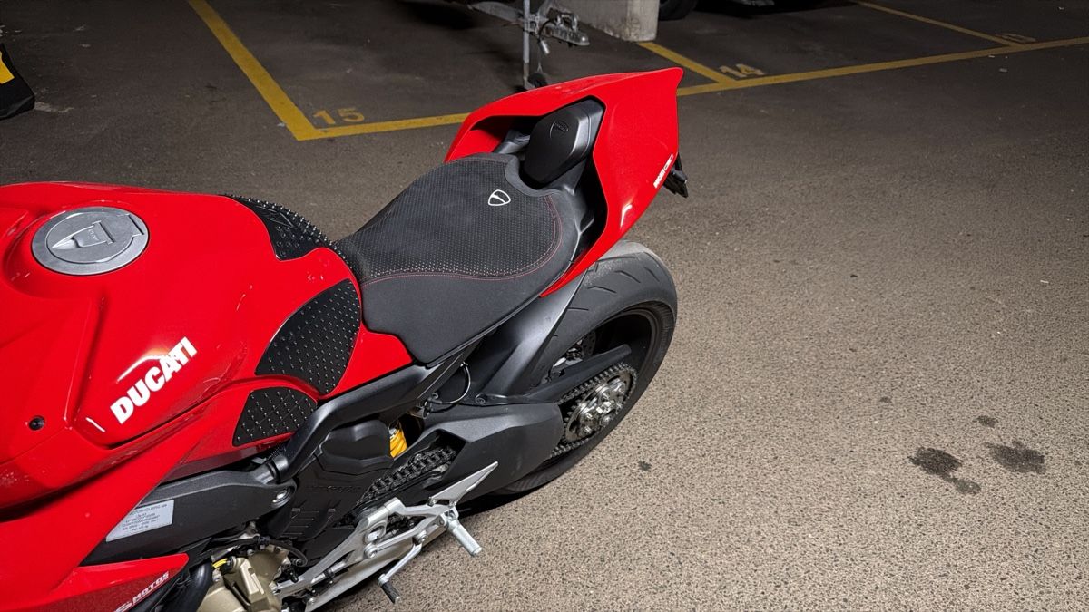 Ducati Strada: Ducati streetfigther v4s – Usato da La chaux de fonds venduto da ri__5z6r 4