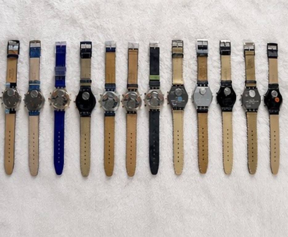 Orologi: Swatch Blau Schwarz Set + Collector Box – Usato da Uster venduto da barkingarky01 2