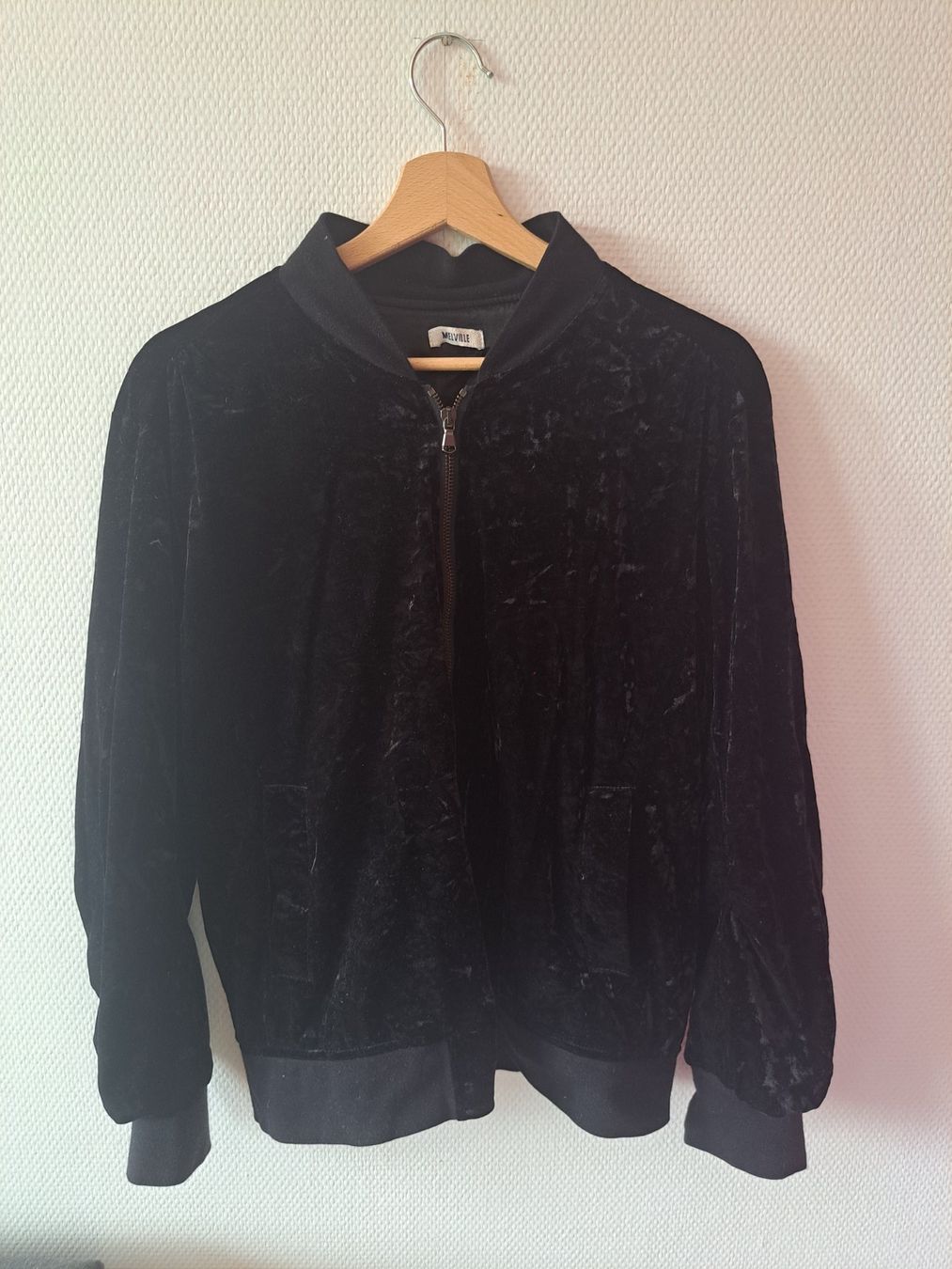 Brandy Melville Giacche: Schwarze Samtjacke – Nuovo (secondo la descrizione) da Therwil venduto da fas_gj7h
