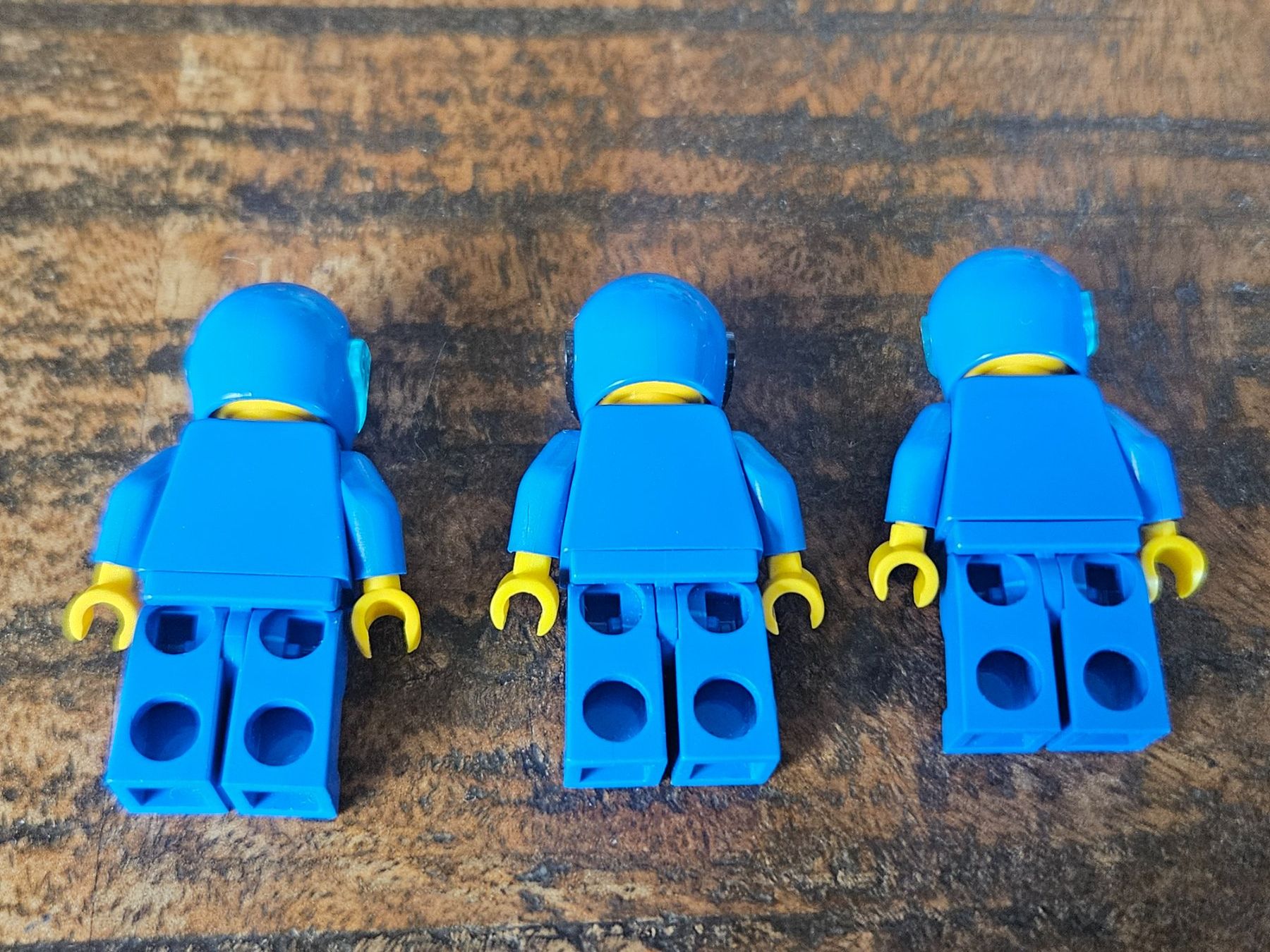 Lego Kit di costruzioni: lego lot de 3 figurines – Usato da Confignon venduto da Ecrofigs 1