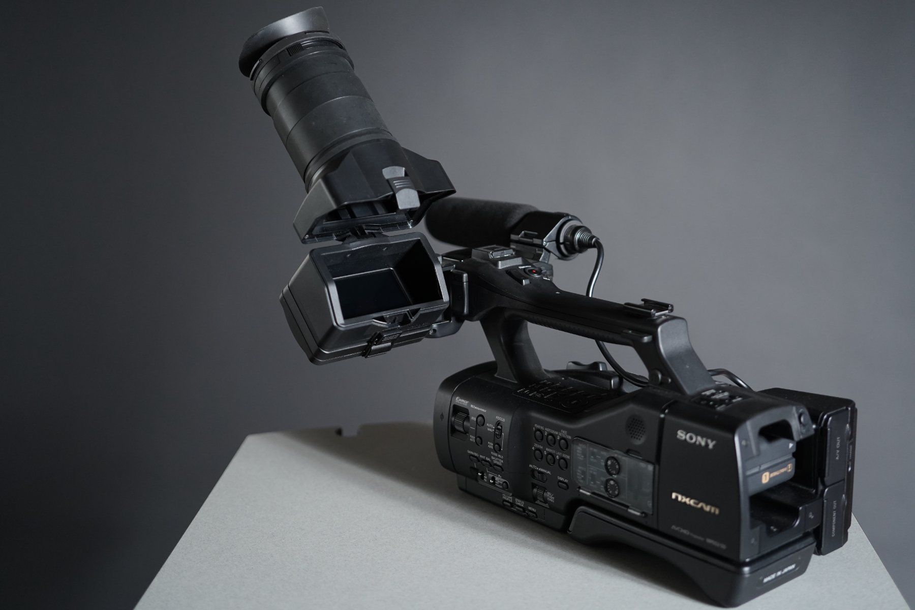 Sony Videocamere: Sony Pro Camcorder NX-CAM NEX-EA50 – Usato da Renan BE venduto da Pro7Concept