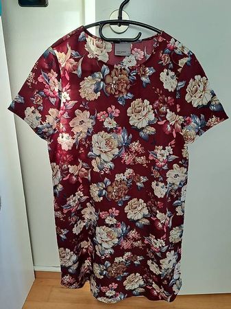 Blumenkleid Vero Moda Grösse S inkl. Versand CH