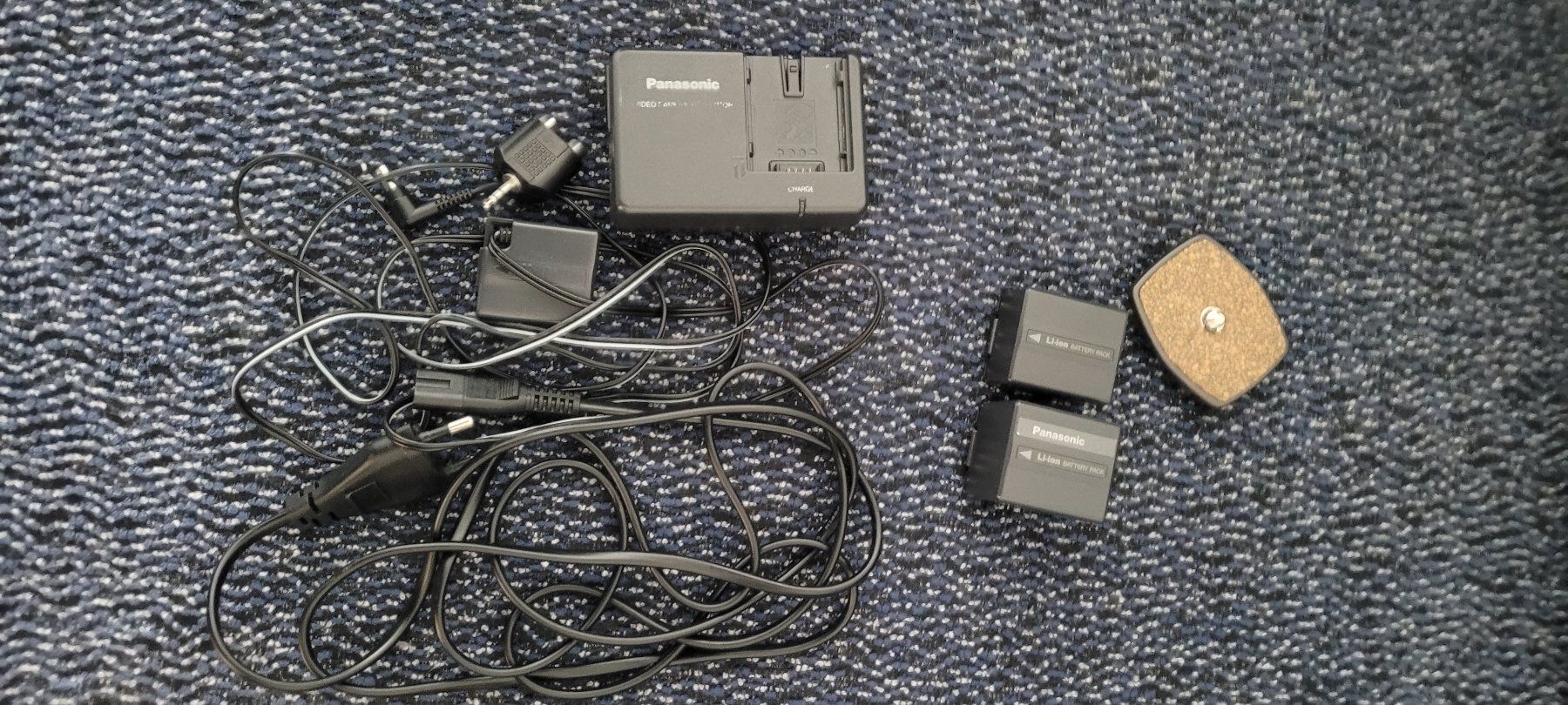 Panasonic Videocamere: Panasonic 3CCD Videokamera mit Zubehör – Usato da Winterthur venduto da laerchenstrasse 3
