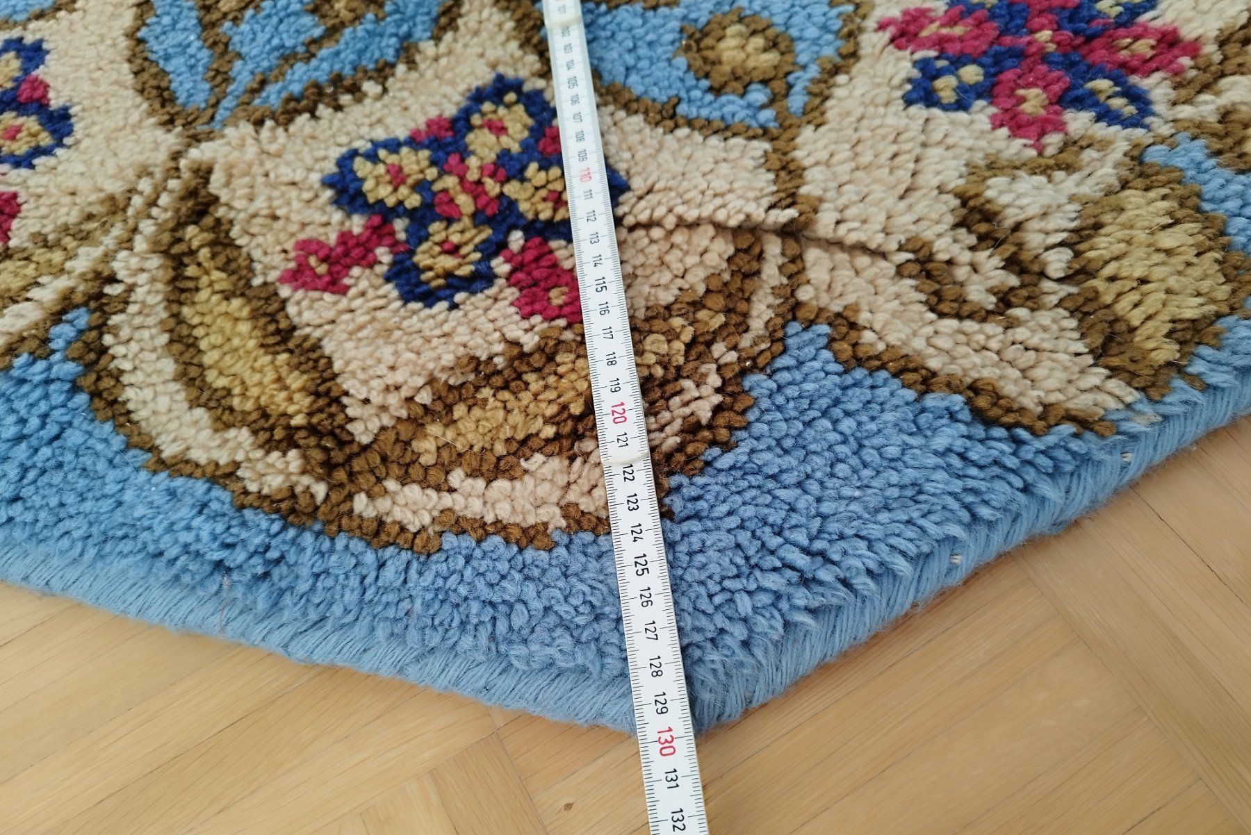 Tappeti: Handgeknüpfter, 8-eckiger Teppich – Usato da Uster venduto da Caicedo89 4