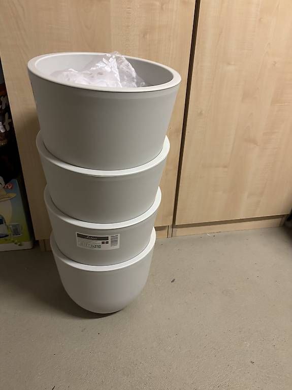Pots de fleurs: Pflanzen topf  – D'occasion à Oberdiessbach par shan26