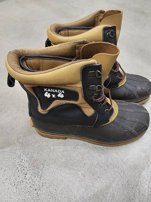 Scarpe da uomo: Scarponi imbottiti 44 – Usato da Giubiasco venduto da ton_vpl7