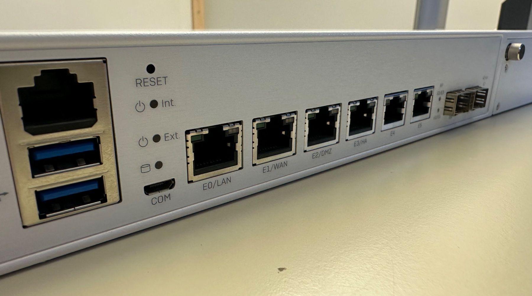 Sophos Firewall: Firewall Sophos SG210 – Gebraucht aus Aarau von DataShop-Aarau 2
