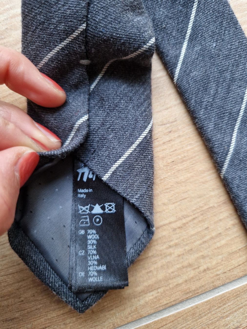 Cravatte: Krawatte H&M dunkelgrau – Usato da Eschenbach SG venduto da SanFranciscoCalifornia 1
