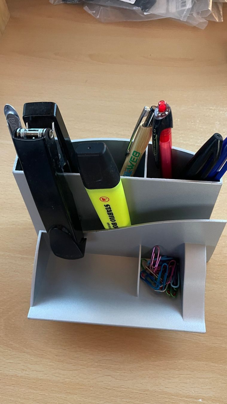 Contenitori & Simili: Schreibtisch Organizer silber mit Fächern – Usato da Glattfelden venduto da cybermaxx