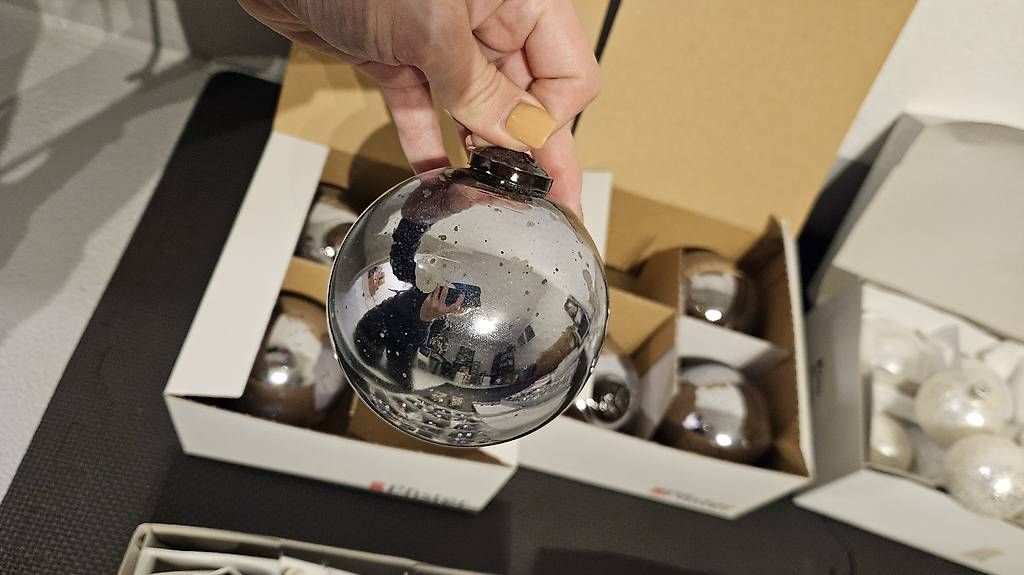 Pfister Tutte le decorazioni: Möbel Pfister Weihnachtskugeln - Ganz neu – Nuovo e nell'imballaggio originale da Unterlunkhofen venduto da Fcbasel92