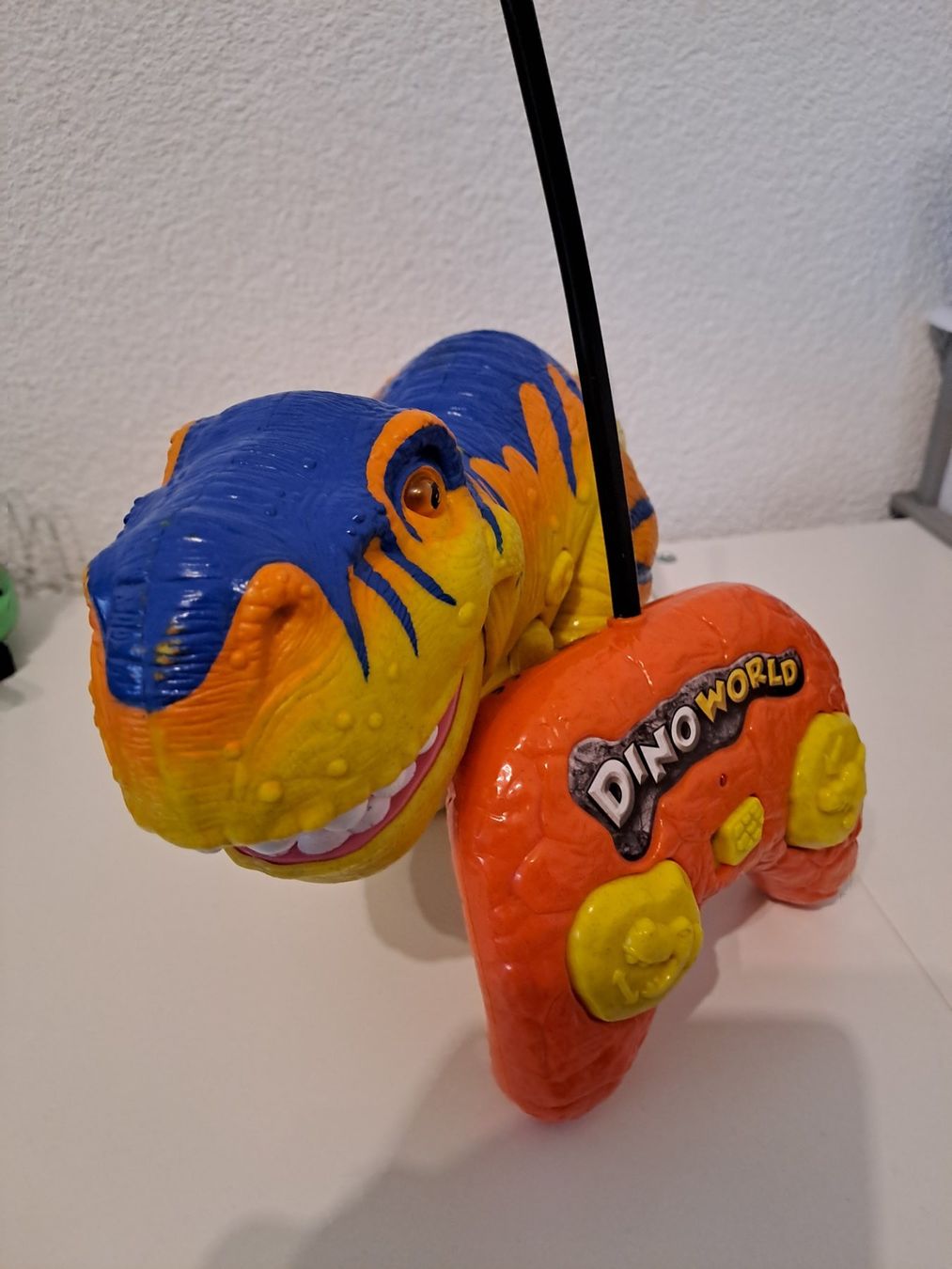 Figuren: Ferngesteuerter Dino – Gebraucht aus Oberbüren von Eis100