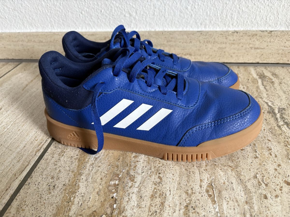 Adidas Scarpe per ragazzi: Adidas Hallenturnschuh Gr.40 – Usato da Nürensdorf venduto da Yellowstone09