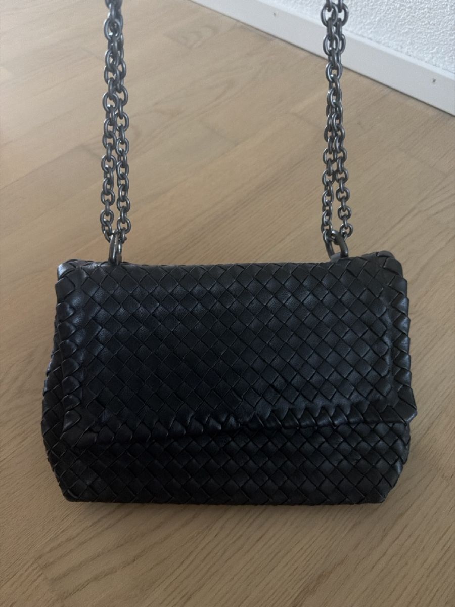 Taschen für Damen: Woven Leather Shoulder Bag Black Chain – Gebraucht aus Glattpark(Opfikon) von der_dh8z 1