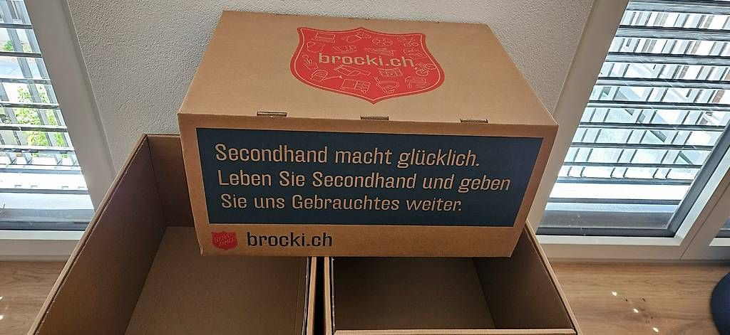 Cartoni: Grosse BrockiBox – Usato da Thierachern venduto da ukl 1