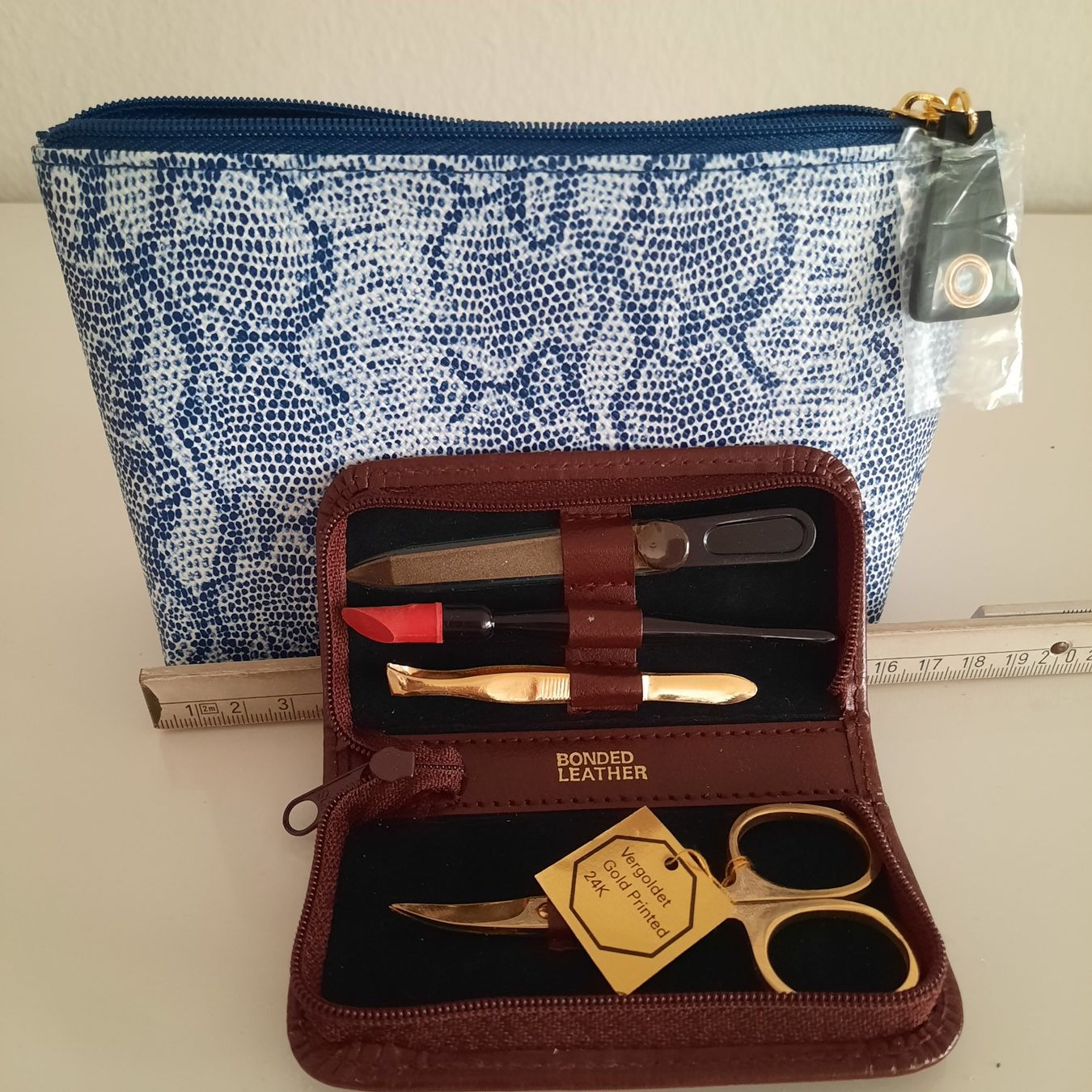 Estée Lauder Custodie per cosmetici: Kosmetik-Täschli, Estée Lauder + Manicure-Set – Nuovo (secondo la descrizione) da Greifensee venduto da Snowtime