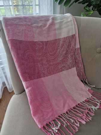 Schöner rosa/grau kariert Fransen Schal Tuch