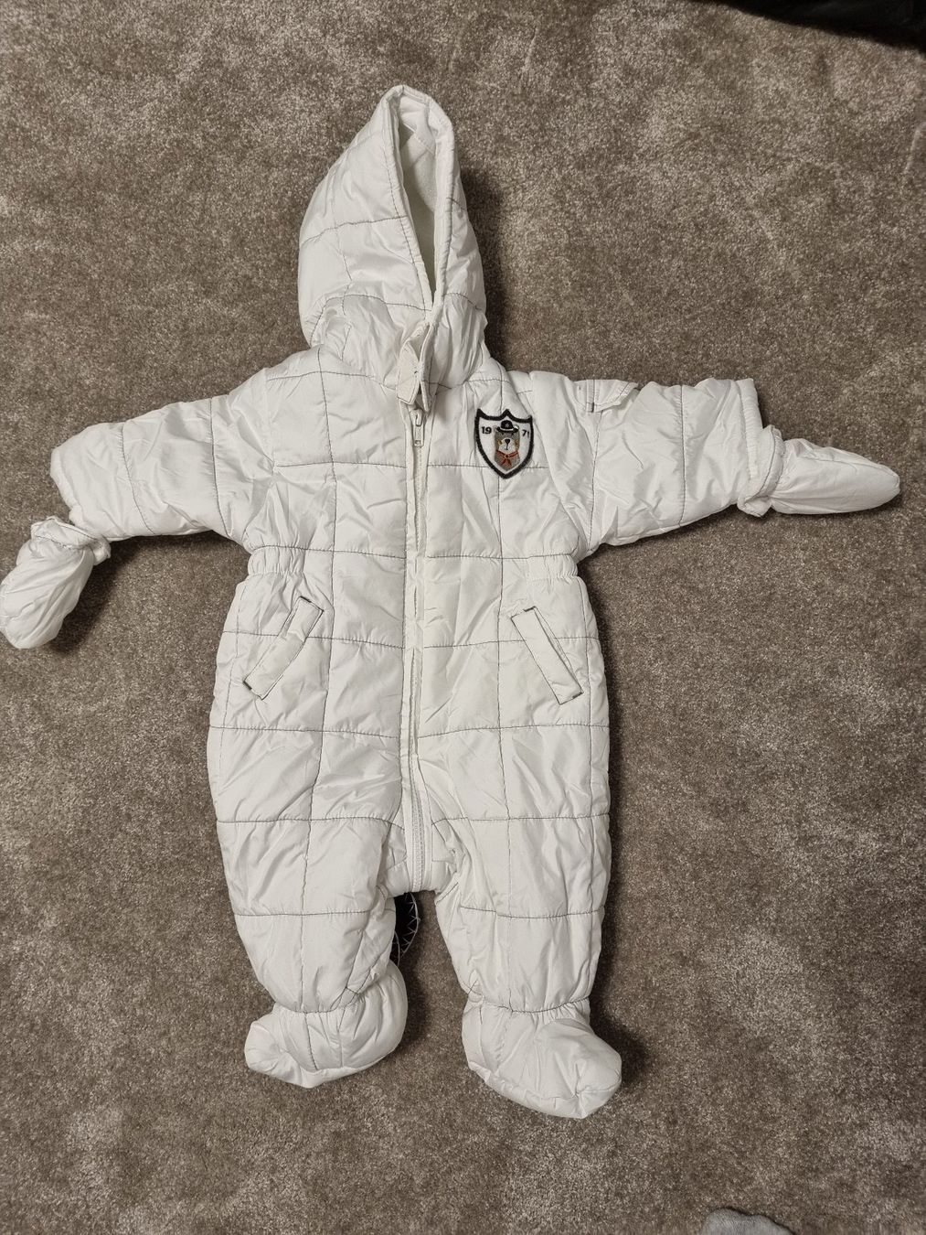 Lotti & Set di vestiti: Kinderkleider Set Grösse 68 Junge mit Schneeanzug – Usato da Balterswil venduto da baller23 1