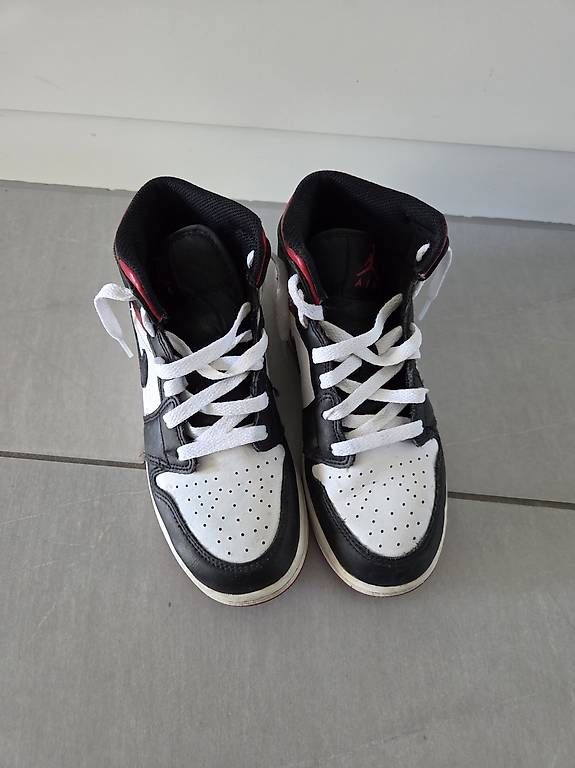 Herrenschuhe: Nike Jordans Gr. 37.5 – Gebraucht aus Wallisellen von led_dk26 1