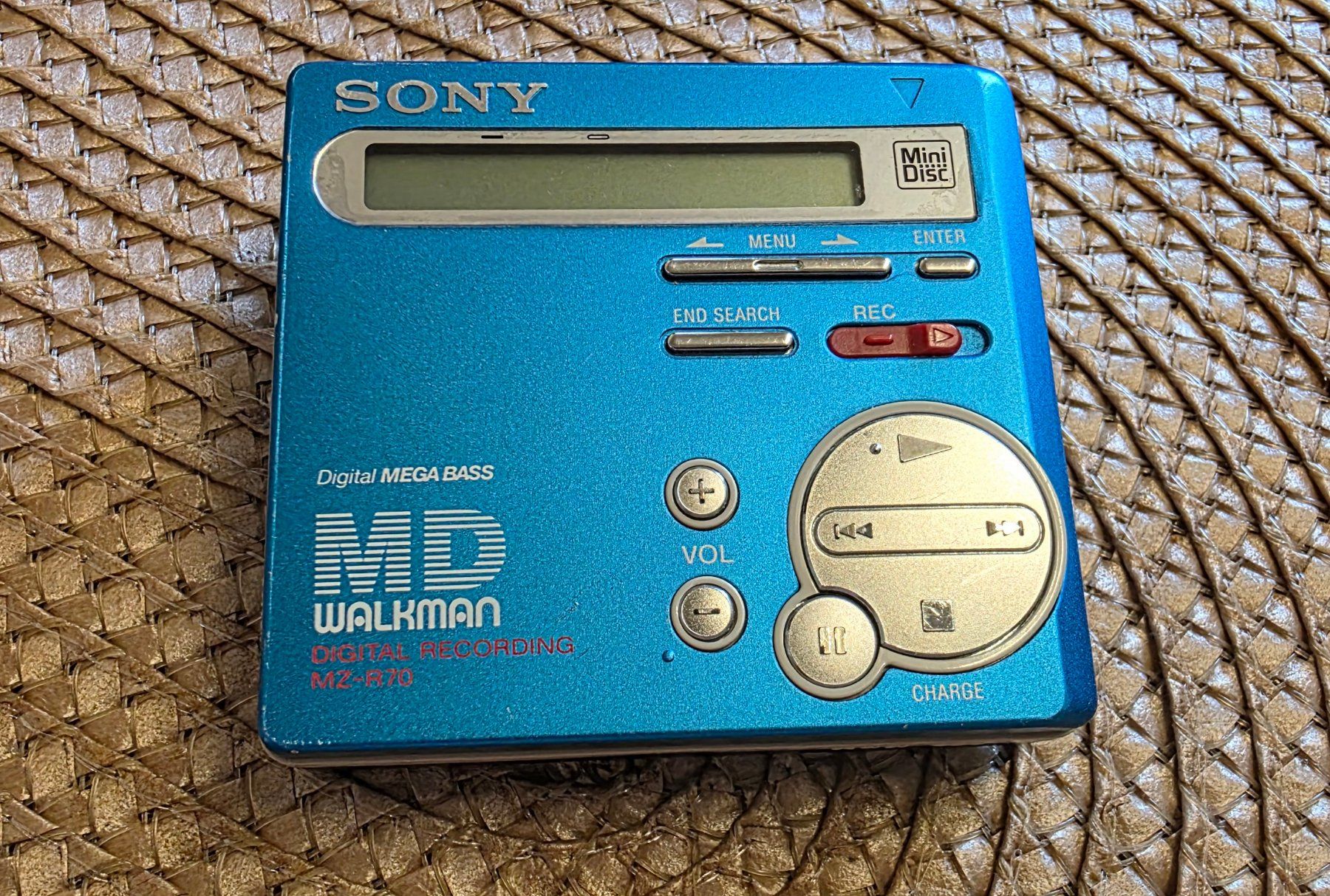 Sony Minidisc: Sony Minidisc MZ-R70 – Usato da Luzern venduto da Sulfato