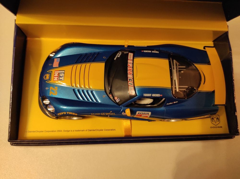 Scalextric C2522 A Dodge Viper Competition Coupe 3-R Racing n