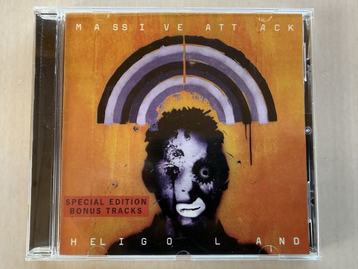 CDs: Massive Attack - Heligoland CD - Special Edition – D'occasion à Oberried Brienz par Chyara