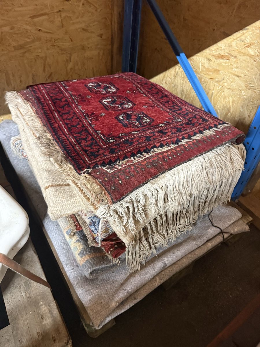 Tappeti: Stapel mi vielen teppichen – Usato da Heerbrugg venduto da Livi10