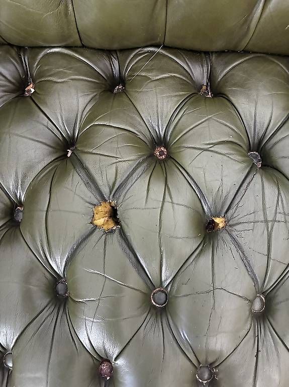 Chesterfield Divani: Canapé Chesterfield Cuir – Usato da Biel/Bienne venduto da Steven_Colin 5