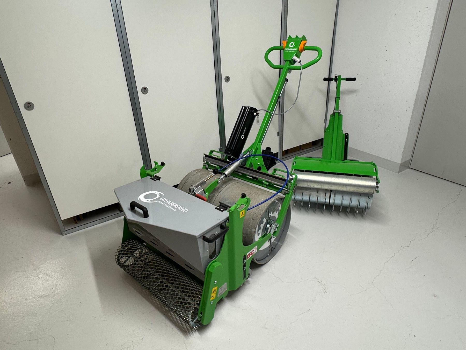 Alle Werkzeuge: Rasenbaumaschine Othmerding – Gebraucht aus Altendorf von um81
