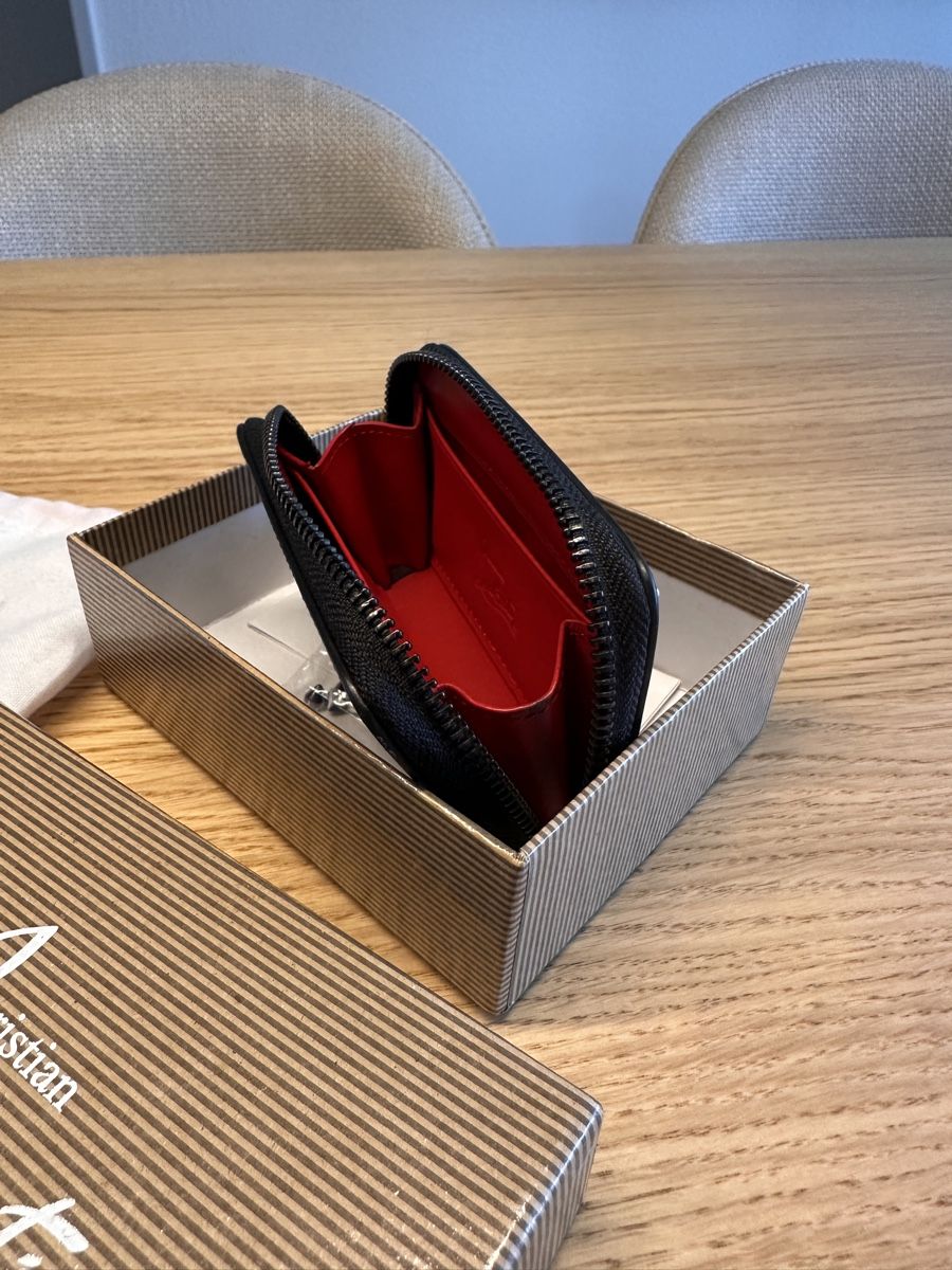 Portamonete: Christian Louboutin – Usato da Biel/Bienne venduto da ELISNIGHT 4