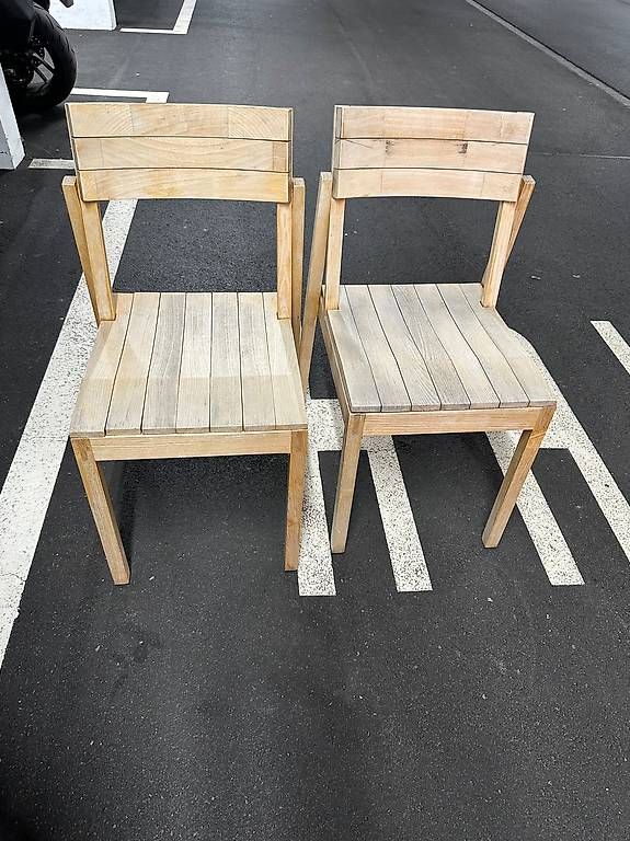 Chaises: Holz Stuhle gratis oder Brennholz gratis – D'occasion à Buchs AG par jen_x5n6