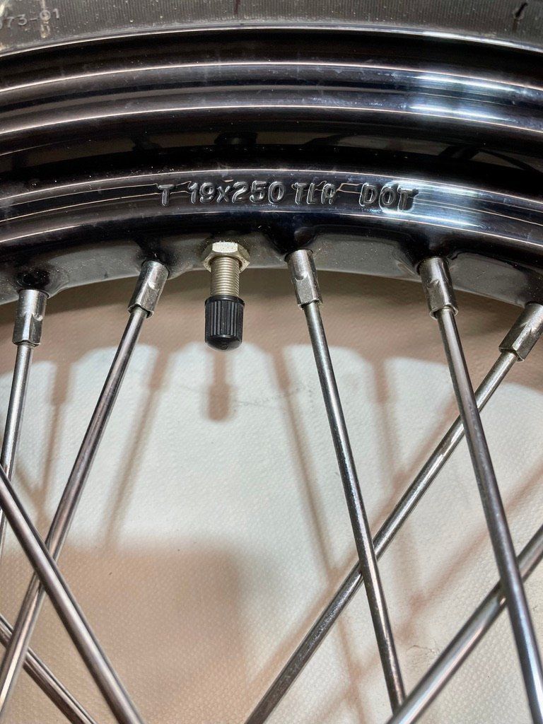 Harley-Davidson Jantes: Harley Vorderrad 19" – D'occasion à Trimmis par hajaho 1
