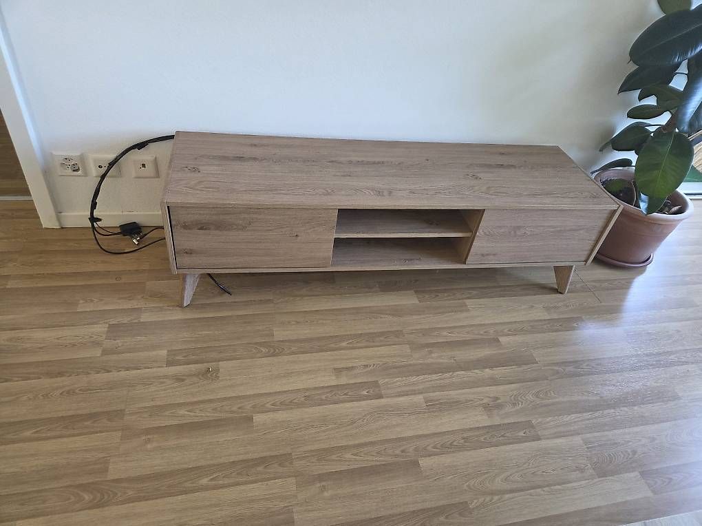 Meubles TV: Tv stand – D'occasion à Olten par pku_7lwq