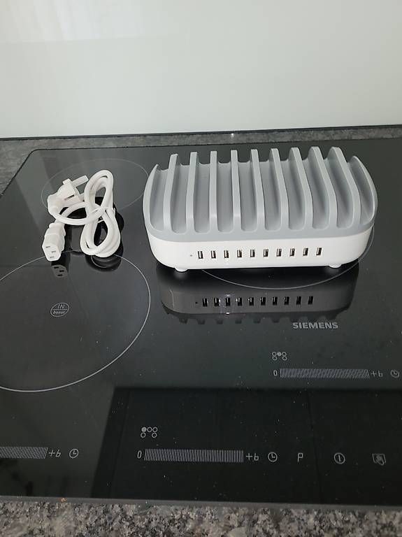 Hubs & Switches: USB charging HUB  – Neu und originalverpackt aus Aarburg von Vagos 2