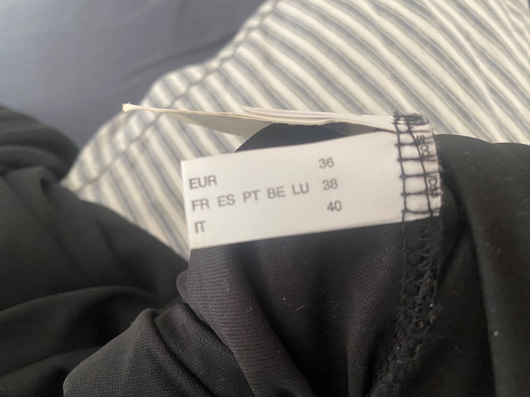 Vestiti: schwarzes Abendkleid Gr. 36 – Usato da Bern venduto da sophie.wahlmueller 3