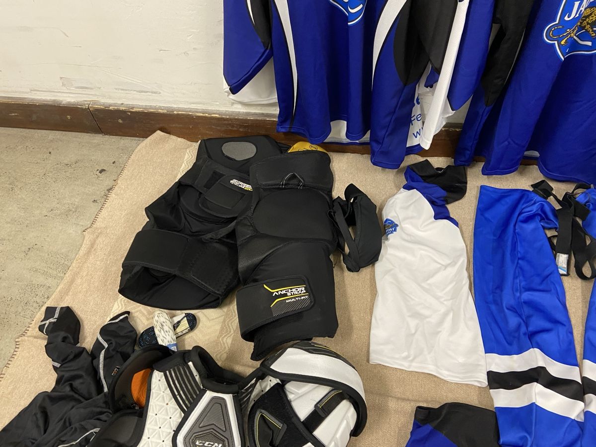 Bauer Protections: Hockey Ausruestung Set gebraucht – D'occasion à Dietikon par brocki-eyra 9