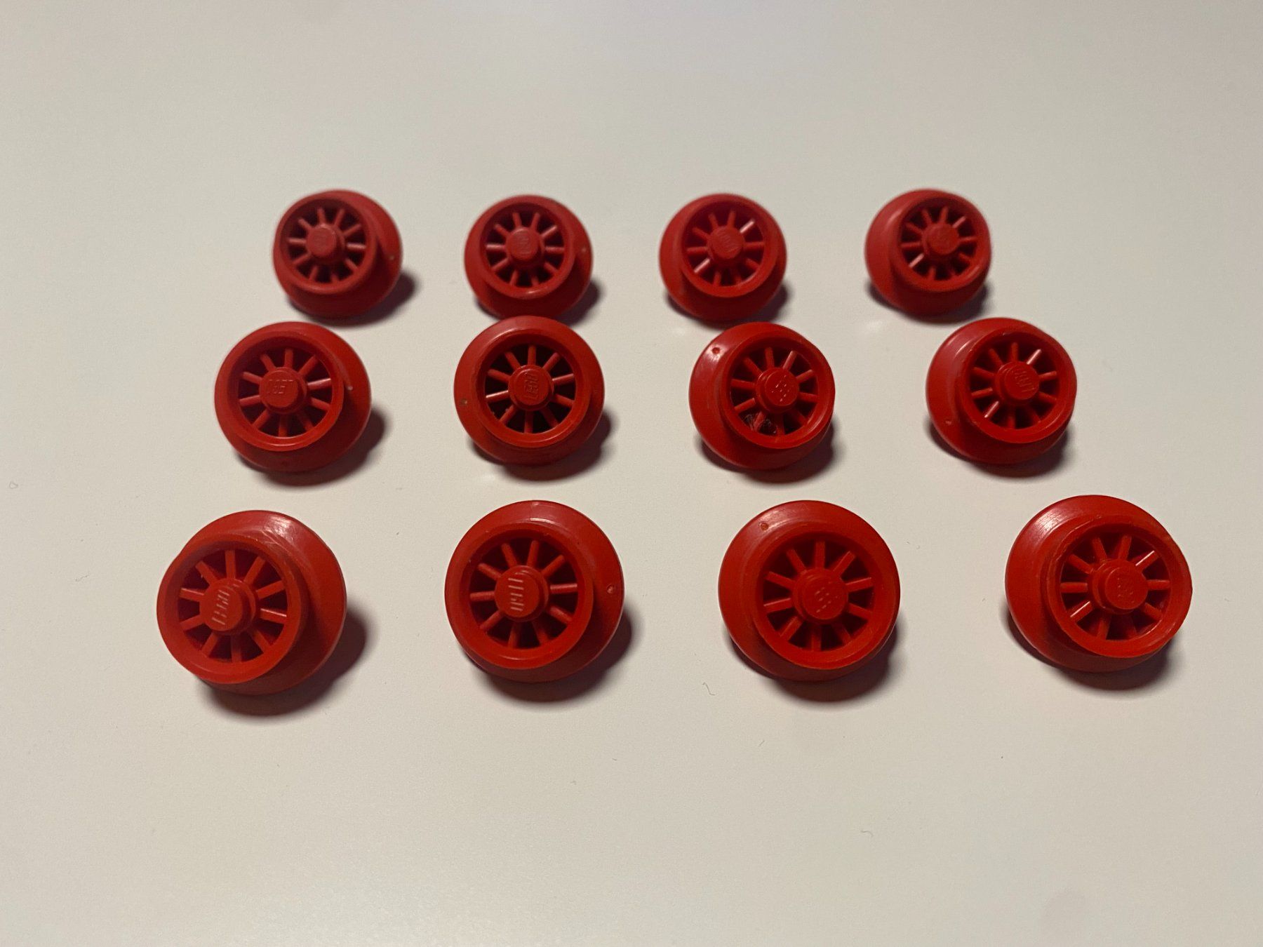 Lego Giocattoli: LEGO - DIVERSE - ROTE - EISENBAHN - RÄDER – Usato da Gelterkinden venduto da ajdt4