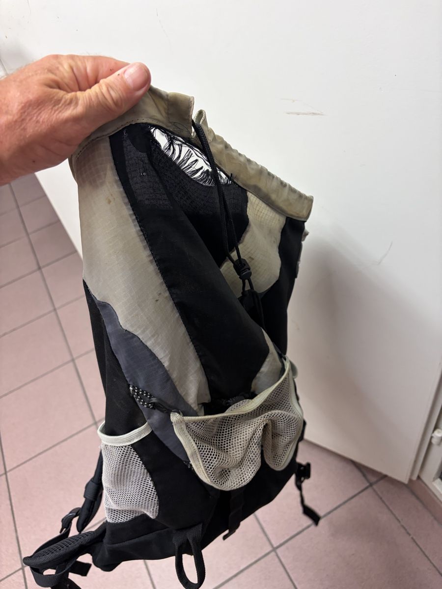 Sacs à dos: Tages Rucksack Crane schwarz/grau gebraucht – D'occasion à Kirchberg BE par yno_28cs 5