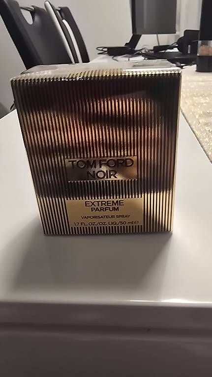 Parfum & Eau de Toilette: Tom Ford Extreme Noir – Gebraucht aus Lenzburg von kaymcfly