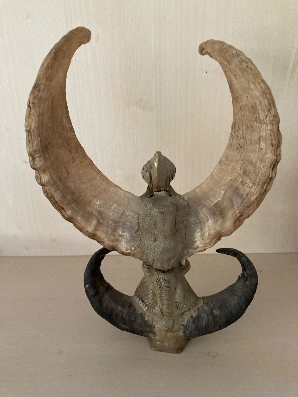 Statuette: Keramikfigur echte Hörner, Zähne, Messer – Usato da Bolligen venduto da abara1 3