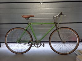 Vélo vintage unique, parfait pour la ville