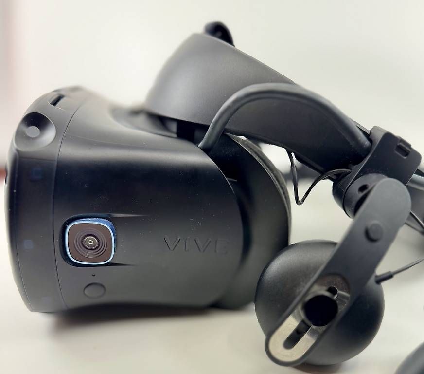 Casco VR: HTC Vive Cosmos Elite | État exceptionnel | SteamVR – Usato da Romont FR venduto da rootsman27 3