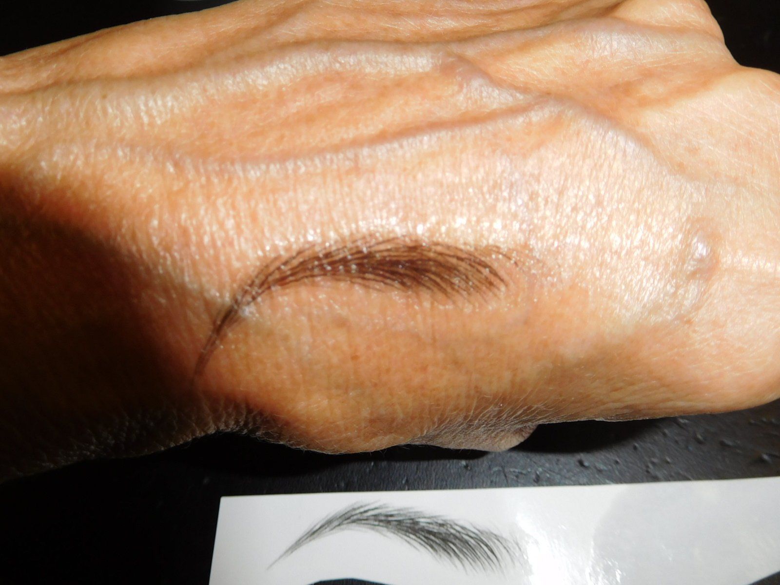 Aufkleber: 4D Augenbrauen Tattoo Aufkleber semi permanent – Neu und originalverpackt aus Holziken von Rupe 2