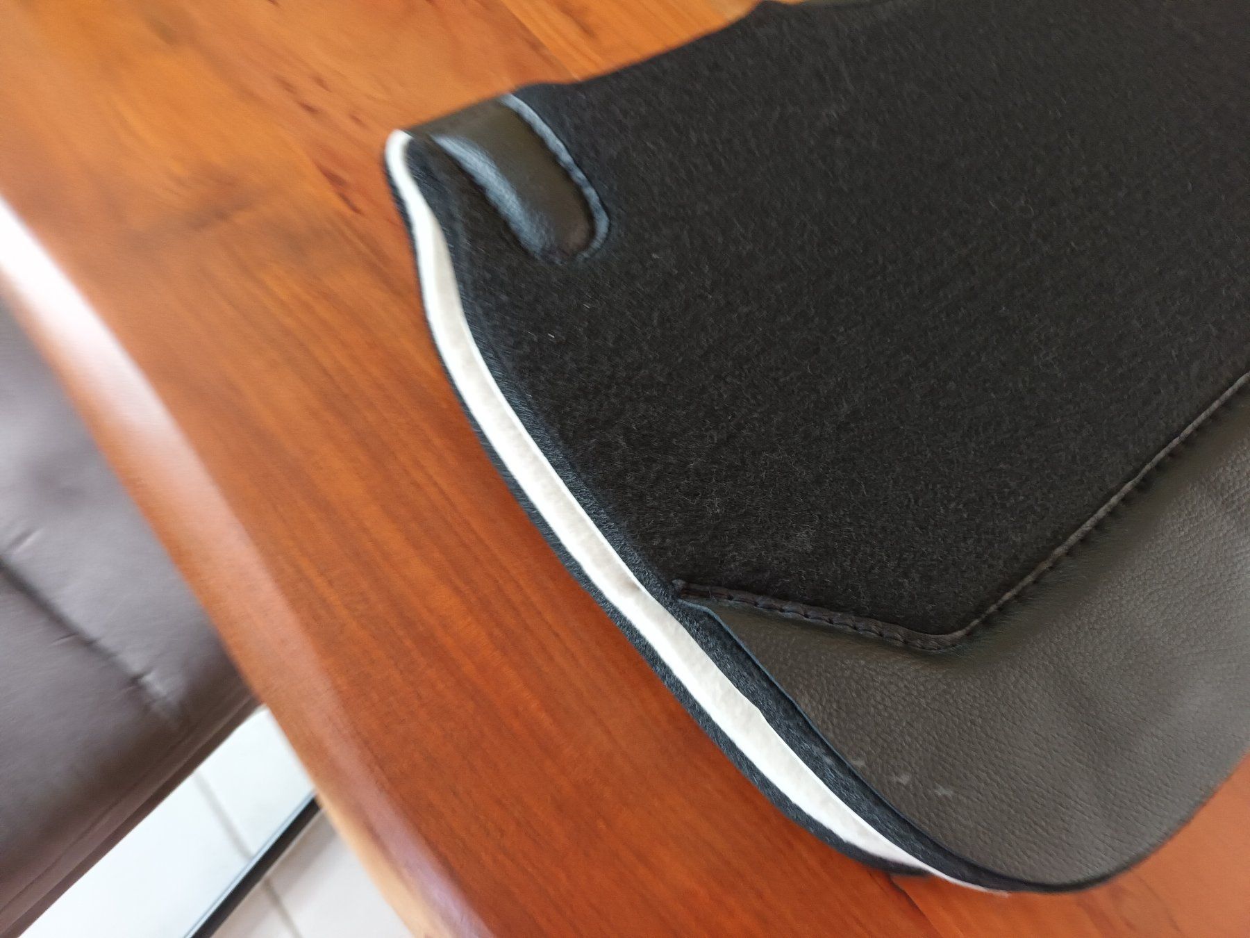 Decken & Deckenzubehör: Westernpad Back on Track Maddox – Neu und originalverpackt aus Riken AG von sib_nd5f 2