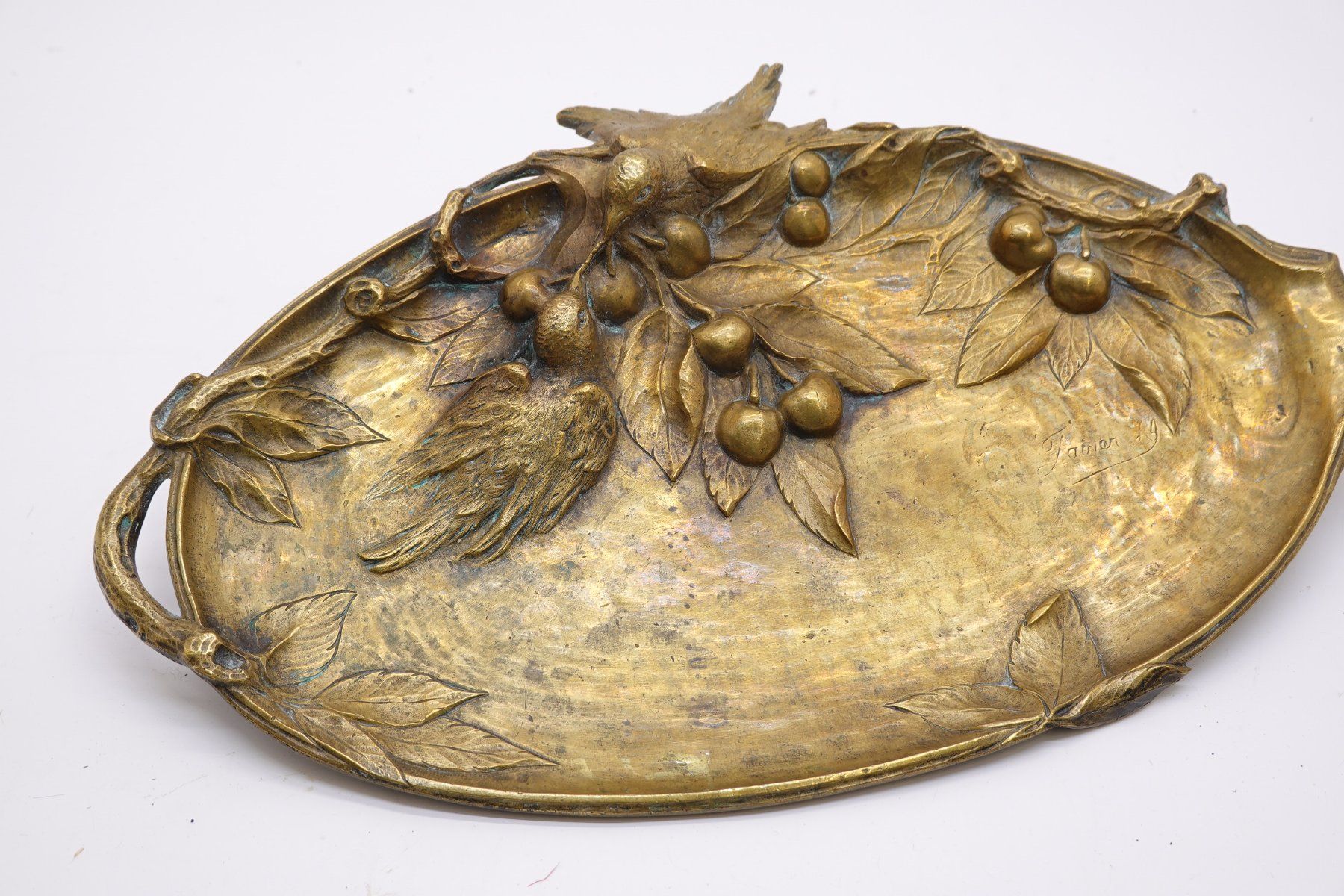 Skulpturen & Statuen: Jugendstil Messing oder Bronze Platte signiert, wunderschön – Gebraucht aus Trin von evolrof