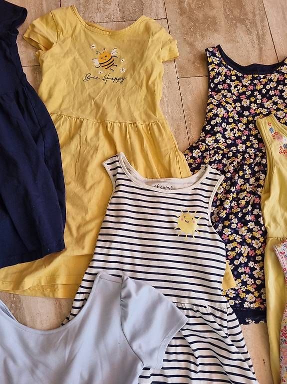 Lotti & Set di vestiti: Mädchen-Keiderpaket Sommer gr. 128 – Usato da Nänikon venduto da einhorn111 4
