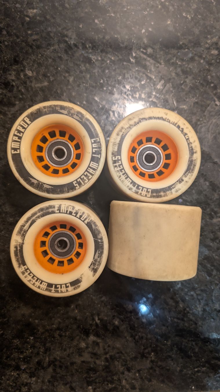 Skateboards: Cult Wheels Emperor 71mm Longboard Rollen – Usato da Fällanden venduto da Gregy12344