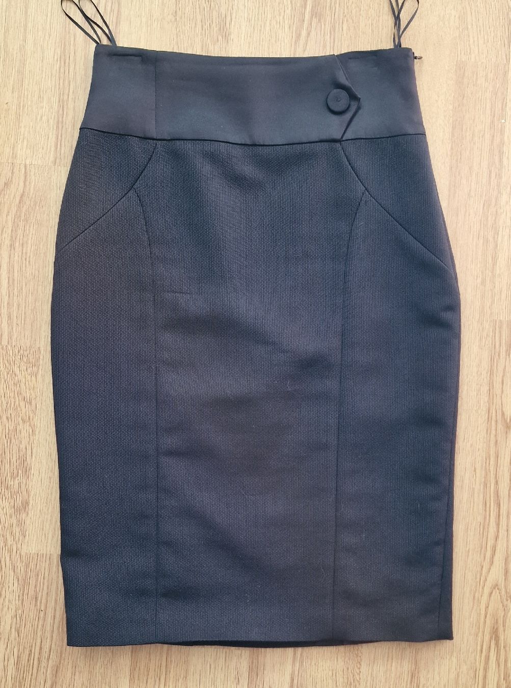 Escada Gonne: ESCADA Rock dunkelblau Grösse 36 gebraucht – Usato da Kriens venduto da natalia.lang
