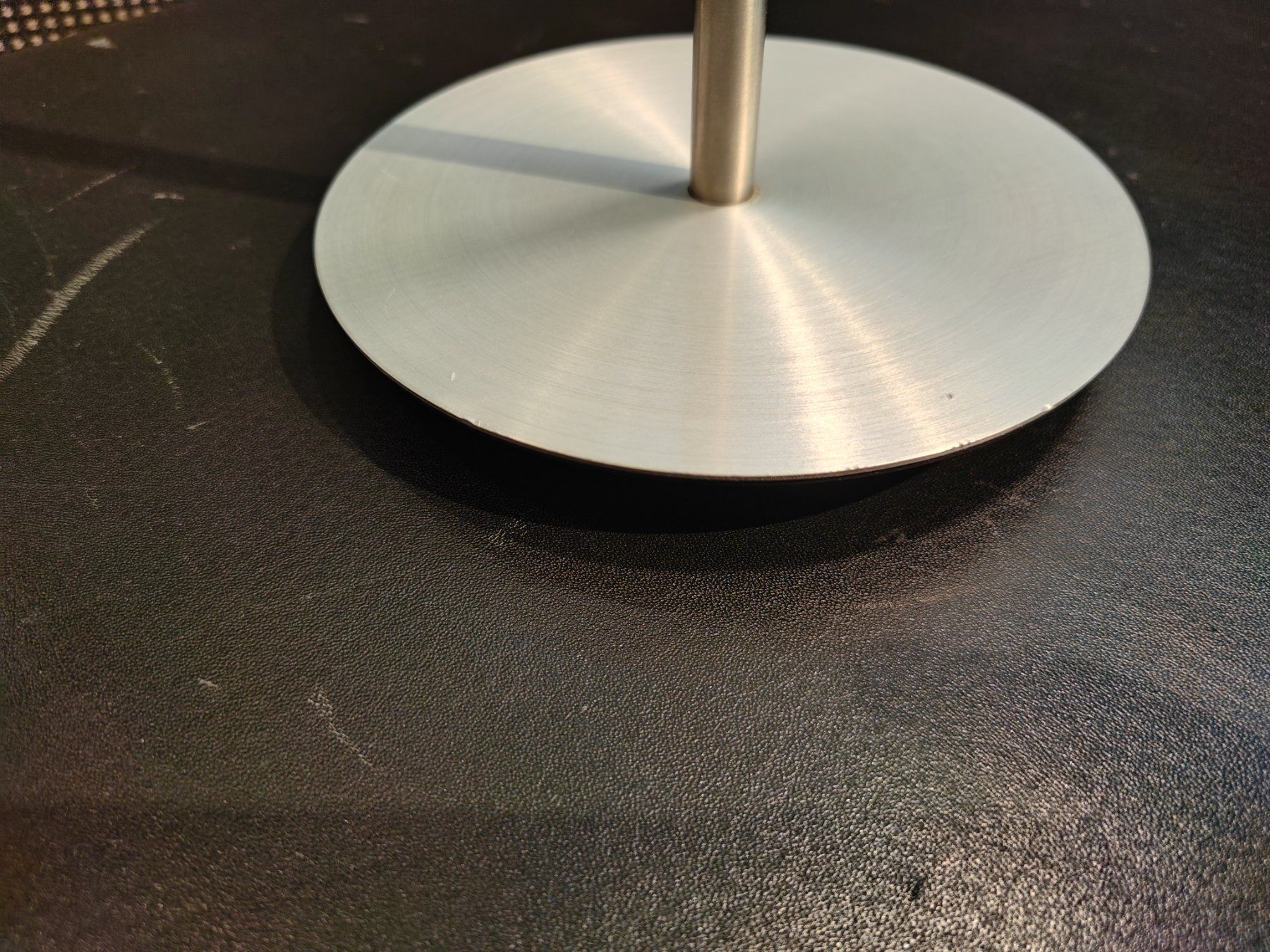Supporti a parete: Table stand Beolab 14 Bang&olufsen – Usato da Sion venduto da Bang-OlufsenSion 2