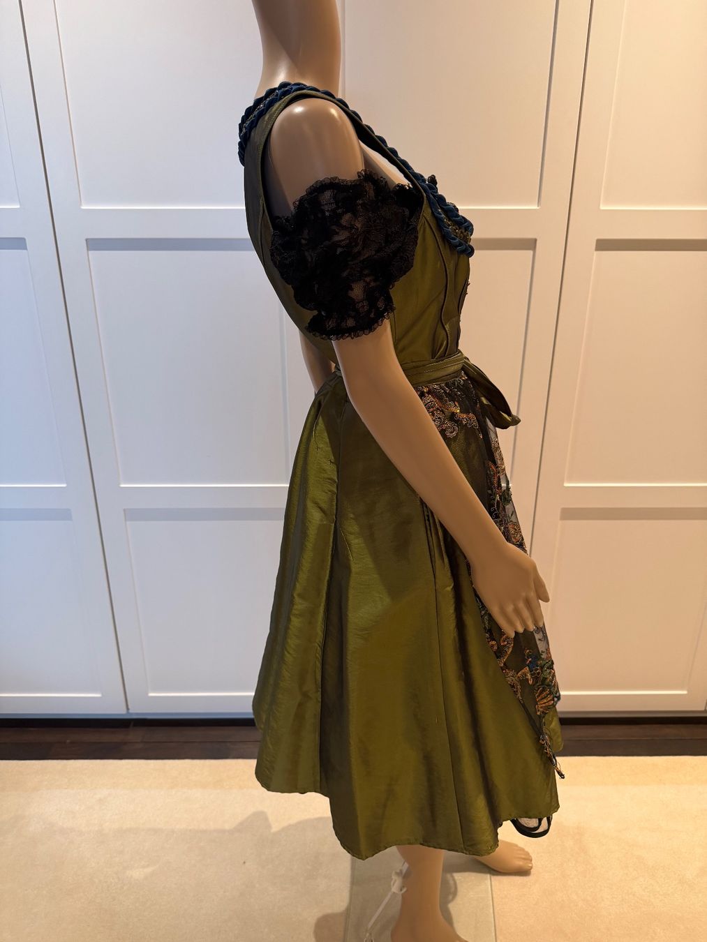 Vestiti: Angermaier Dirndl Gr. 40 – Usato da Kilchberg ZH venduto da Lisavivienne 5